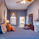 Elegant 2 Bed Directly On Forsyth Park